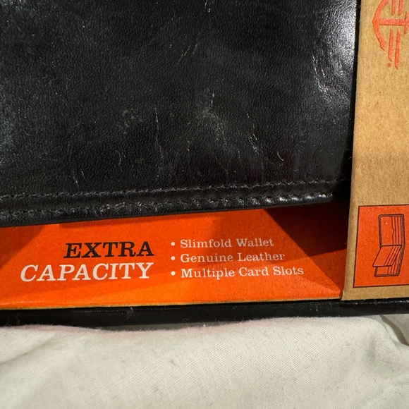 New in box DOCKERS black slimfold wallet genuine leather - Picture 2 of 3